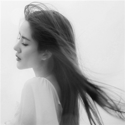 Girl profile black and white sad long hair portrait 2021 latest, I just want a heart that won't betray