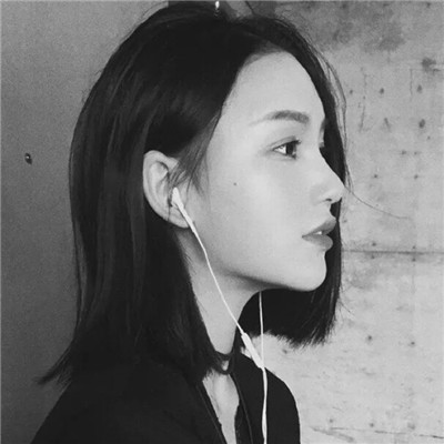 QQ's melancholic black and white avatar, you seem to understand after stumbling and falling, feeling lonely