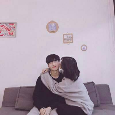 2021 WeChat couple profile picture, two people in the same frame, sweet and happy. Good night, sweetheart. Same bed pillow as soon as possible