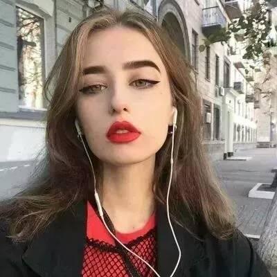 Fresh and sweet high-definition pictures of European and American girl avatars in 2021, latest to be yourself. I love you