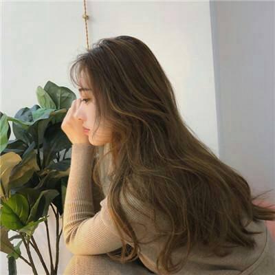 2021 WeChat Back Image Female Unique Long Hair Pure Girl Back Image Special