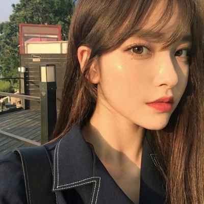 A unique and beautiful girl's profile picture with good symbolism. The lucky girl YY's profile picture for the 2021 Peach Blossom move