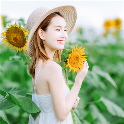 Positive, sunny, and energetic WeChat avatar for women in 2021. A sunny and atmospheric WeChat avatar image