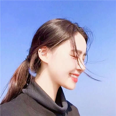 Positive, sunny, and energetic WeChat avatar for women in 2021. A sunny and atmospheric WeChat avatar image