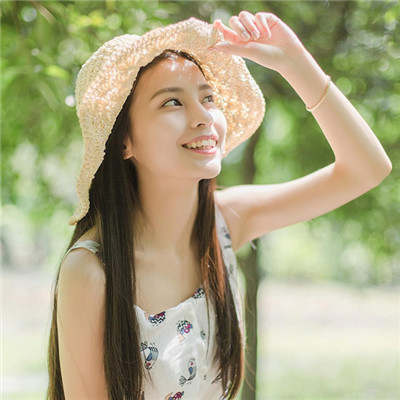 Positive, sunny, and energetic WeChat avatar for women in 2021. A sunny and atmospheric WeChat avatar image