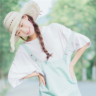 Positive, sunny, and energetic WeChat avatar for women in 2021. A sunny and atmospheric WeChat avatar image