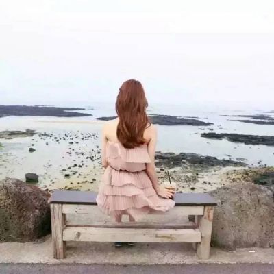 Long haired avatar with beautiful female figure in the background picture collection, I want to travel with you to appreciate the scenery of sunny and rainy weather