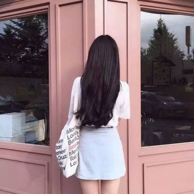 Long haired avatar with beautiful female figure in the background picture collection, I want to travel with you to appreciate the scenery of sunny and rainy weather
