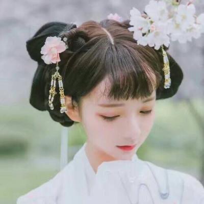 A beautiful and artistic girl with an ancient style WeChat avatar in high-definition. Could you please help me with a bowl of tea and tears streaming down my face