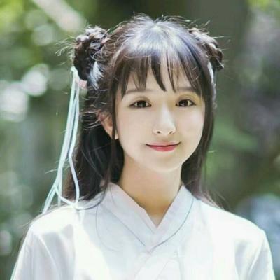 A beautiful and artistic girl with an ancient style WeChat avatar in high-definition. Could you please help me with a bowl of tea and tears streaming down my face