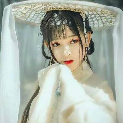 A beautiful and artistic girl with an ancient style WeChat avatar in high-definition. Could you please help me with a bowl of tea and tears streaming down my face