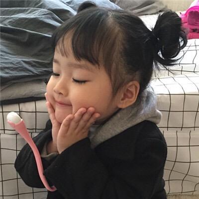 The cute and cute avatar of a funny little baby has never concealed her bias towards novelty