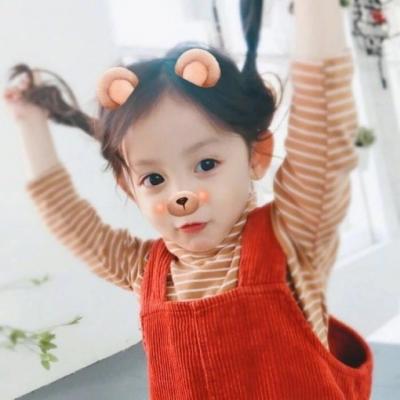 The cute and cute avatar of a funny little baby has never concealed her bias towards novelty