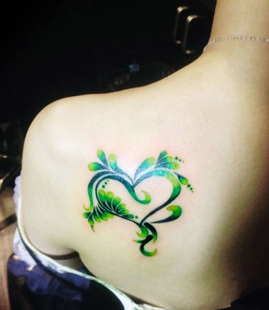 Creative emerald wave heart shoulder tattoo pattern