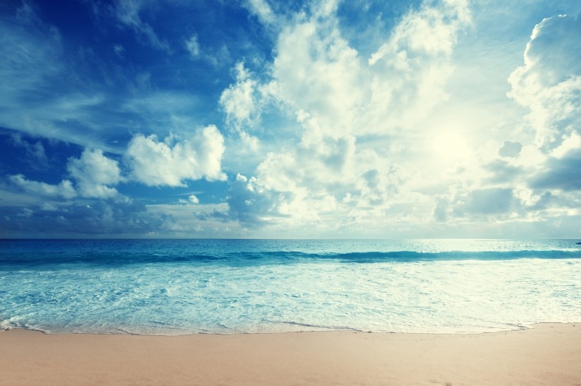 A complete collection of beautiful ocean wave pictures, beautiful beach scenery wallpaper