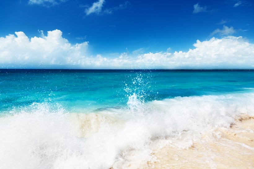 A complete collection of beautiful ocean wave pictures, beautiful beach scenery wallpaper
