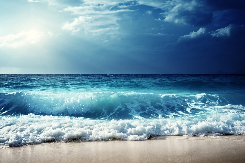 Beautiful and fresh waves, beautiful waves, natural scenery, desktop wallpaper