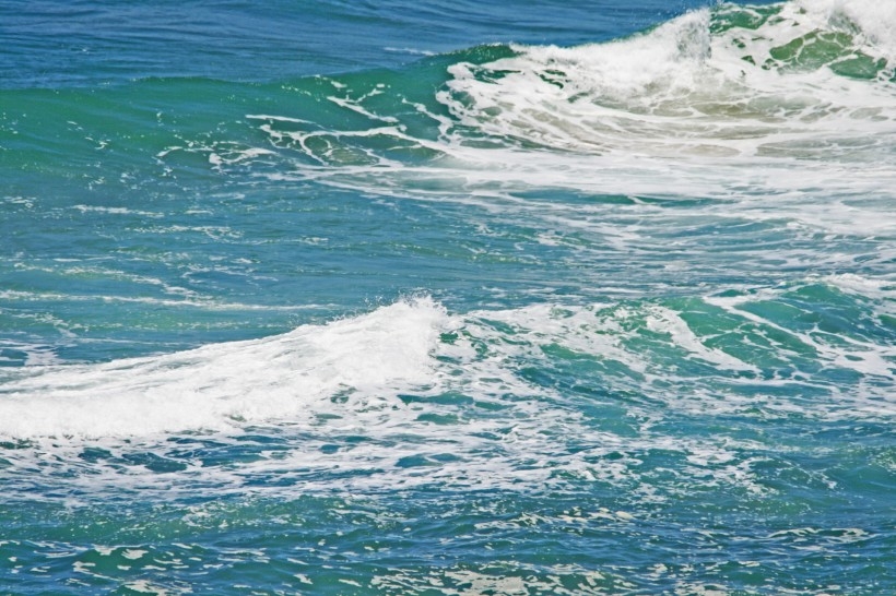 Ocean Wave Scenery Picture
