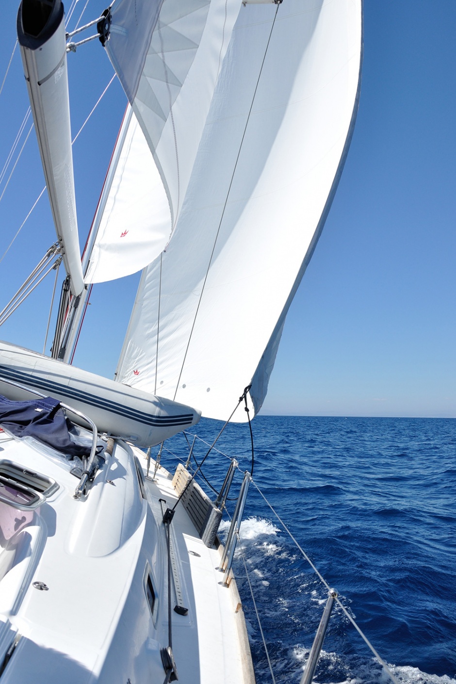 Take beautiful sea view pictures while sailing