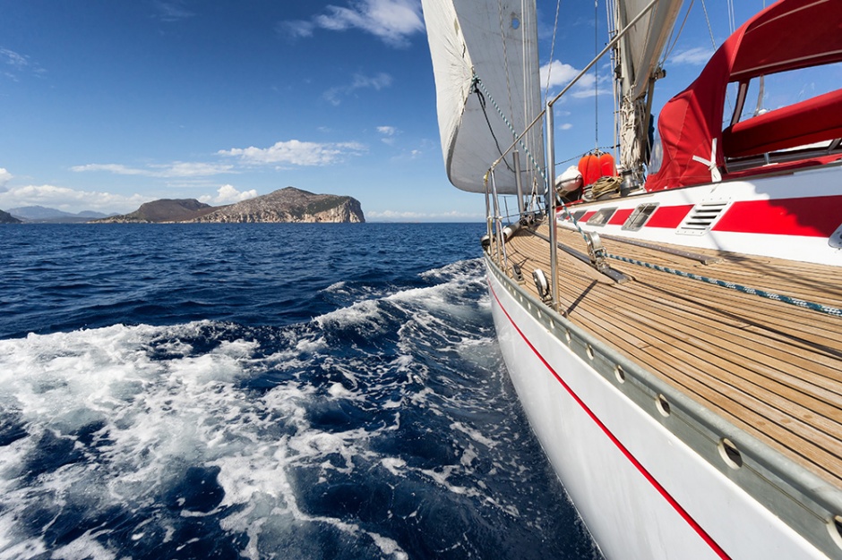 Take beautiful sea view pictures while sailing