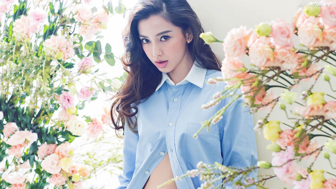 Beautiful celebrity Angelababy Yang Ying's computer high-definition wallpaper