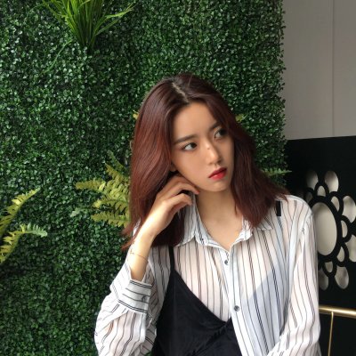 2021's most trendy QQ avatar girl with a sad profile. You must be afraid of loneliness because you love to laugh so much, right