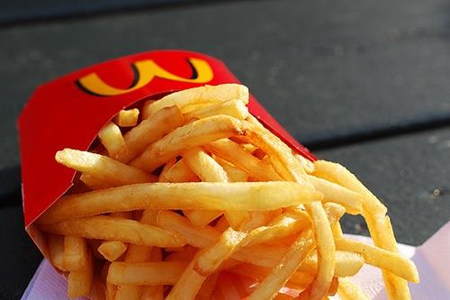 In the world of eating and drinking, the beautiful photos of snacks on the barbecue roadside