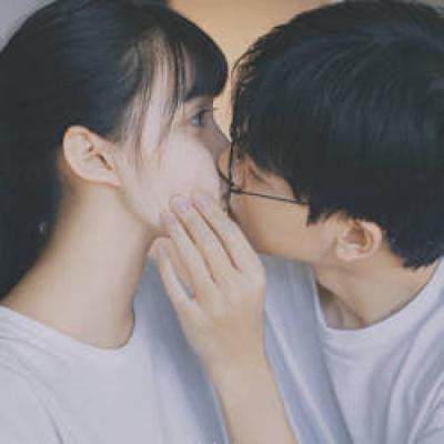 Qixi Couple Romantic and Happy Portrait One Pair Two Sweet Kiss Couple Portraits Qixi High profile Show Love