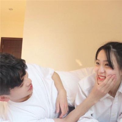 Qixi WeChat lovers' pictures are sweet and cute. One man and one woman are my loved ones after all. What can I blame you for