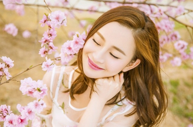 Fresh Beauty Chen Yulin Desktop Wallpaper