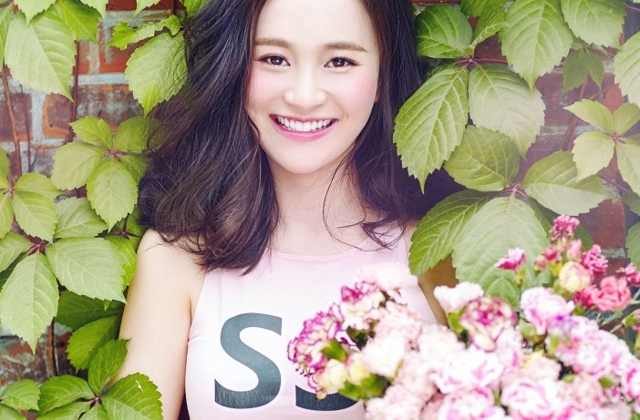 Fresh Beauty Chen Yulin Desktop Wallpaper