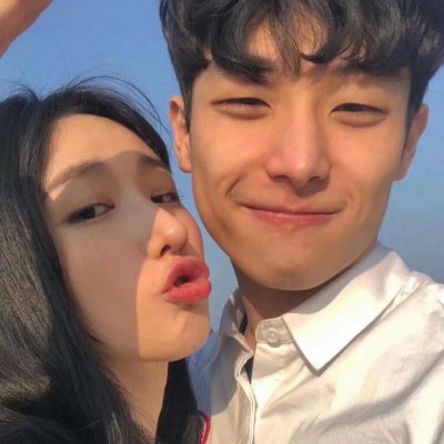 A group photo of a young and lovely couple's avatars, one pair and two photos. The latest WeChat couple's avatars in 2021 are trendy and beautiful