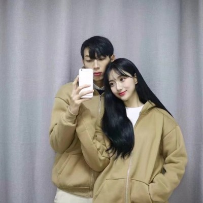 Tiktok's Most Popular Couple's Portrait: One Pair, Two Pieces, Don't Be Friends, Friends, Can't Hold Hands