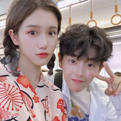 2021 WeChat Beautiful Couple Avatar, Pair Two, How Can You Forget Someone So Easily