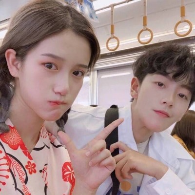 2021 WeChat Beautiful Couple Avatar, Pair Two, How Can You Forget Someone So Easily