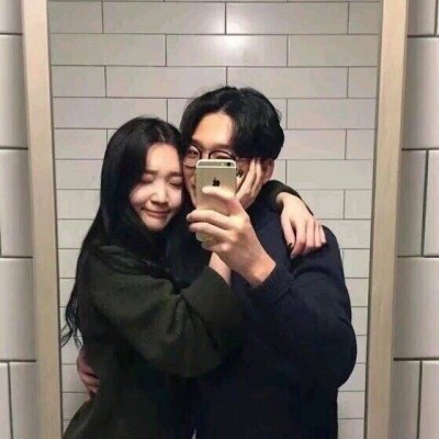 2021 WeChat Beautiful Couple Avatar, Pair Two, How Can You Forget Someone So Easily