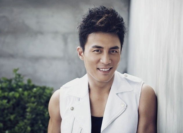 Versatile Male God Du Chun's Handsome and Fashionable Photo Collection