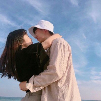 Qixi WeChat avatar couple two photos of lovers on Valentine's Day 2021 Qixi Happy couple avatar
