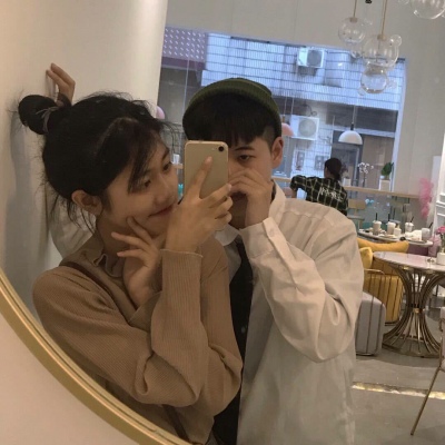 WeChat couple avatars, one pair, two stylish and beautiful. Thinking about life, life is you