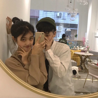 WeChat couple avatars, one pair, two stylish and beautiful. Thinking about life, life is you