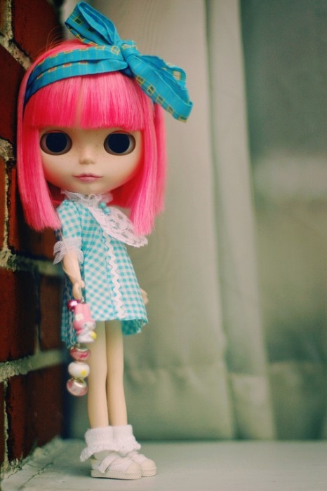 I want to give you a beautiful doll so that you can be happy and happy every day