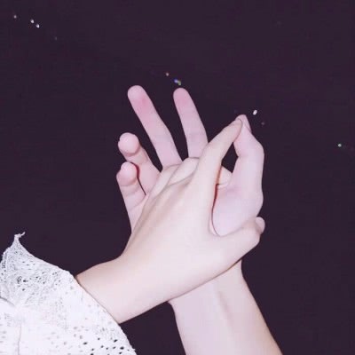 QQ Hand controlled Couple Avatar, One Person, One Couple Holding Hands, Low key Show of Love Avatar