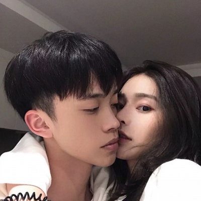 QQ couple avatars, youthful and fashionable, one for each person, finally waiting for you. Fortunately, you haven't given up