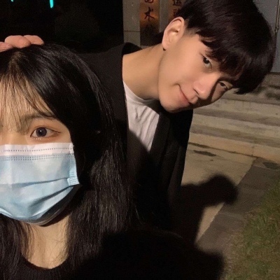 2021 is a very daily sweet couple profile picture that doesn't show their faces. The latest and most trendy daily trend of not showing their faces is the love head