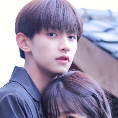 2021 hottest couple avatar, one person and half live action version, watching the sky at dawn and clouds at dusk, thinking of you sitting and thinking of you