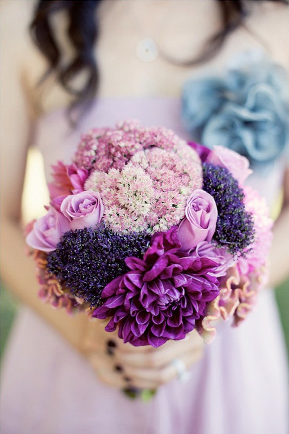 A bouquet of bouquets represents a subtle romantic story