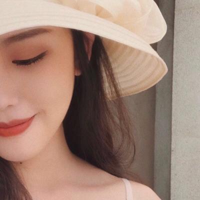 The latest WeChat female avatar with long hair and beautiful hat wearing. The hottest female avatar in 2021 is suitable for summer