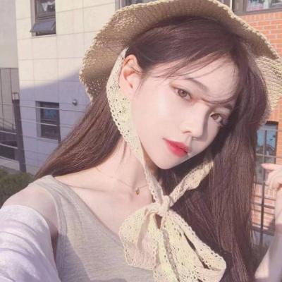 The latest WeChat female avatar with long hair and beautiful hat wearing. The hottest female avatar in 2021 is suitable for summer