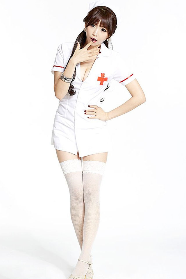 Li Enhui Performs Uniform Temptation, Sexy and Charming