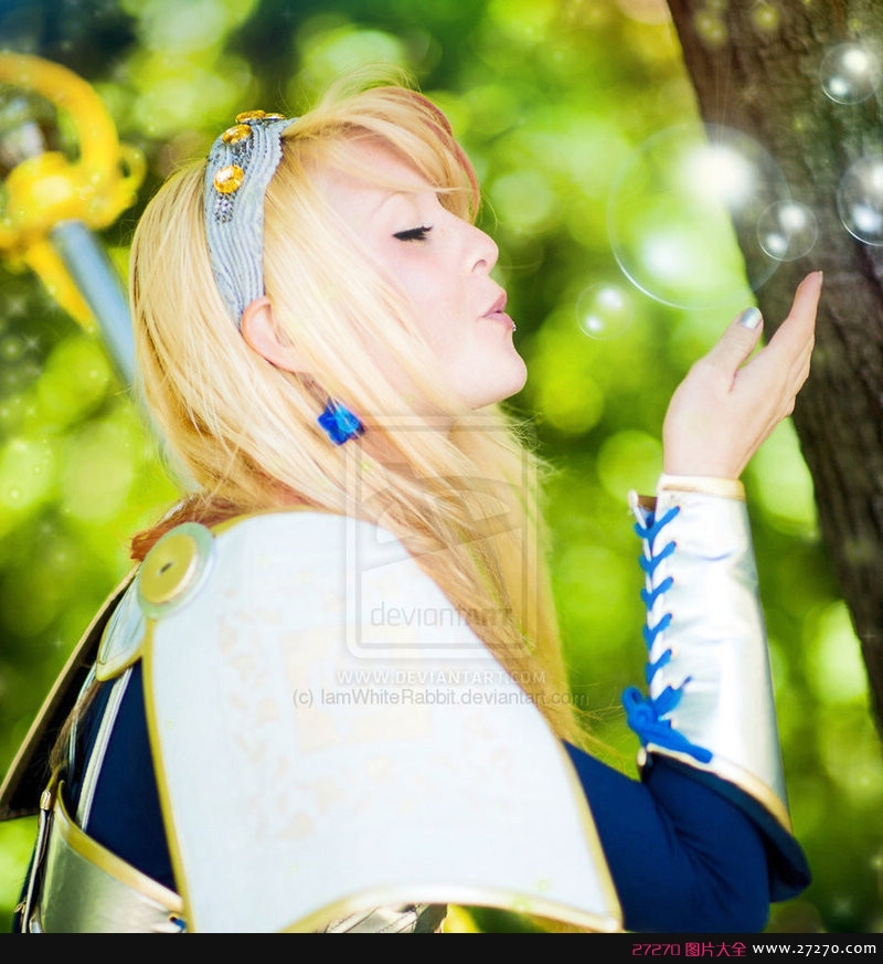 A picture of the blonde beauty COS League of Legends Lacus